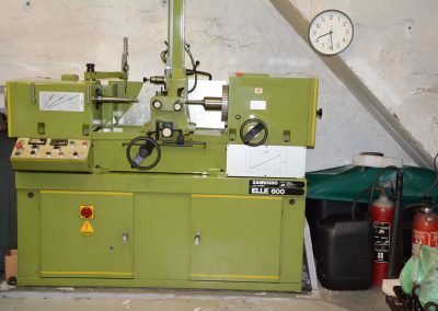 Rebore con-rods + machine with stone or tools